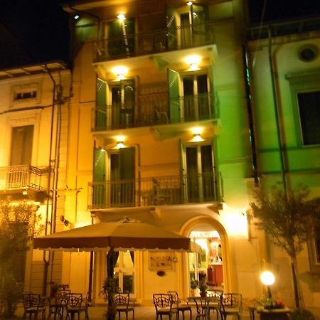 Hotel Villa Adriana Viareggio Esterno foto