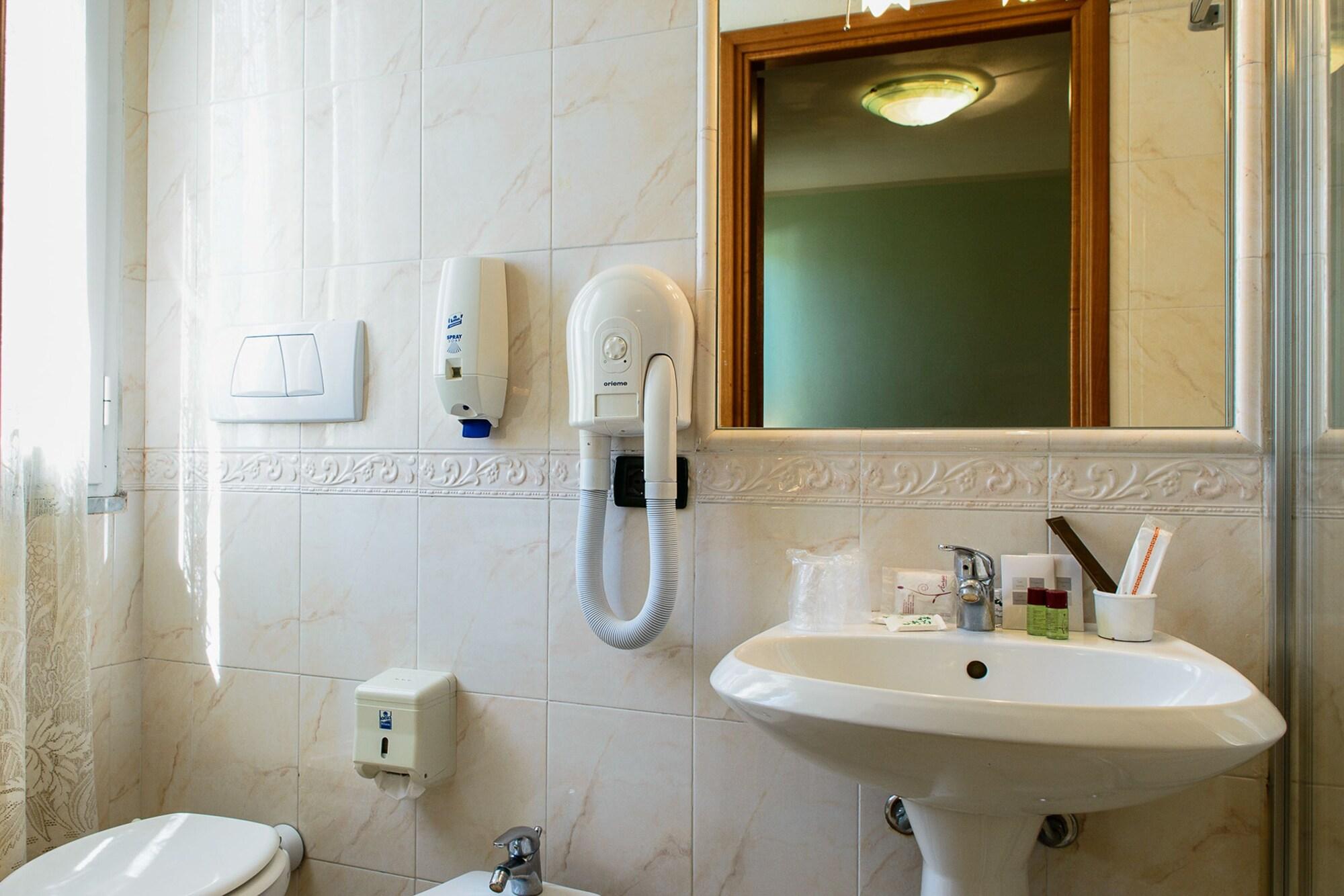 Hotel Villa Adriana Viareggio Esterno foto